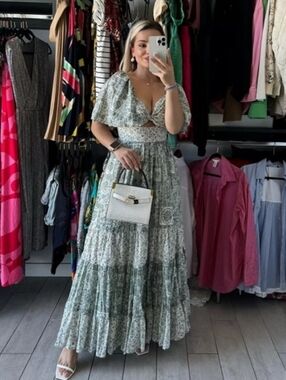 Abercrombie Twist Front Tierd Maxi Dress